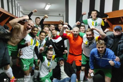 Piłka nożna. V liga. Zwycięski gol Czeluśnicy w 90 minucie