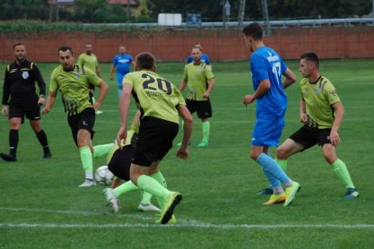 Piłkarska V liga. Mecz kolejki w Nienaszowie. Ostoja faworytem w Brzozowie. Ciężkie wyjazdy Skołyszyna i Czeluśnicy