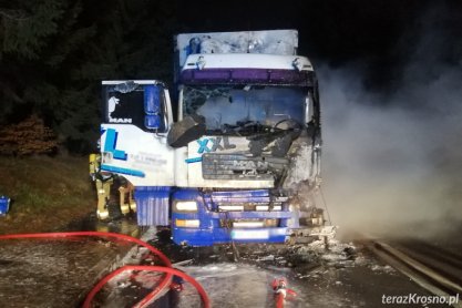 Pożar TIRa na DK19, poszkodowany kierowca