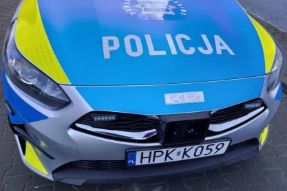 Próbował zniszczyć pojazd kierowcy, który zabrał go "na stopa"