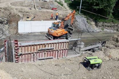 Przebudowa mostów w Desznicy i Cieklinie