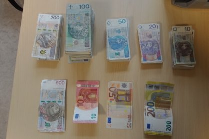 Przewoził 78 tys. zł przez granicę