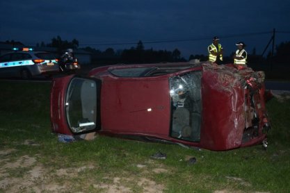 REGION. Zjechał z drogi i uderzył w betonowy przepust