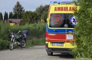 Sarna wbiegła na jezdnię. Poszkodowany motocyklista
