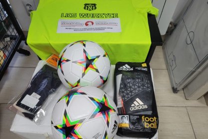 Sprzęt piłkarski trafił do klubów sportowych z Gminy Jasło