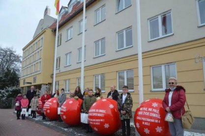 Świąteczne bombki trafiły do jasielskich szkół