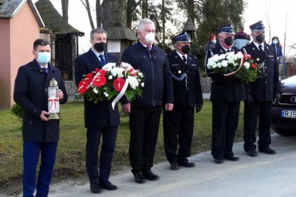 Święcany. Uczczono pamięć ofiar katastrofy smoleńskiej i zbrodni katyńskiej