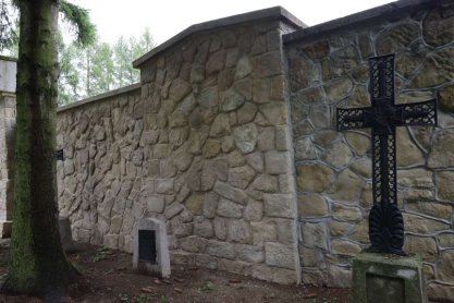 Trwa renowacja cmentarza w Osobnicy