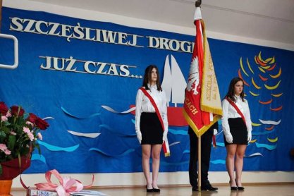 Uczniowie SP z Gminy Jasło zakończyli rok szkolny. Wójt nagrodził najlepszych