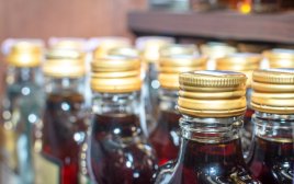 Ukradł whisky i uderzył sprzedawczynię