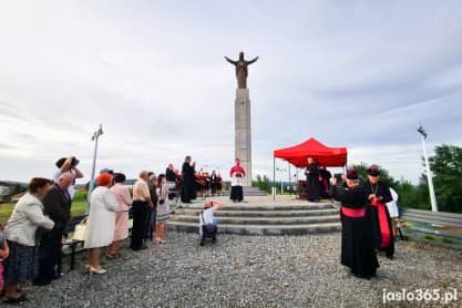 Uroczyste poświęcenie pomnika Chrystusa Króla w Jaśle