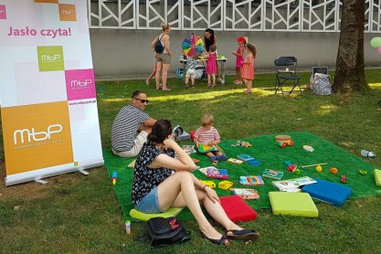 W(koło) książki – rodzinny piknik czytelniczy