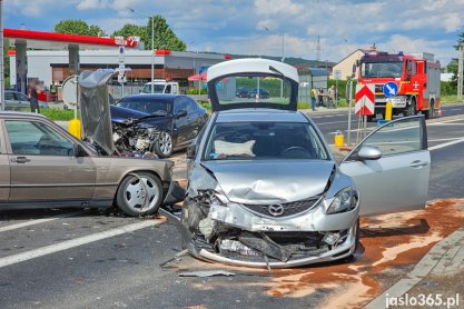 Wypadek na Bieszczadzkiej w Jaśle. Zderzenie trzech samochodów