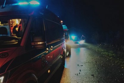 Wypadek w Darowicach. Trzy nastolatki uciekły z płonącego wraku
