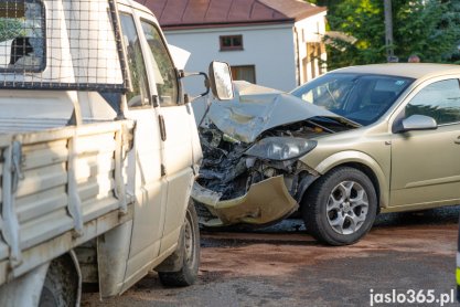 Wypadek w Łajscach, czołowe zderzenie dwóch samochodów