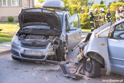 Wypadek w Rogach, zderzenie opla z volkswagenem
