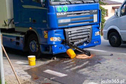 Wypadek w Szebniach, zderzenie tira i osobówki