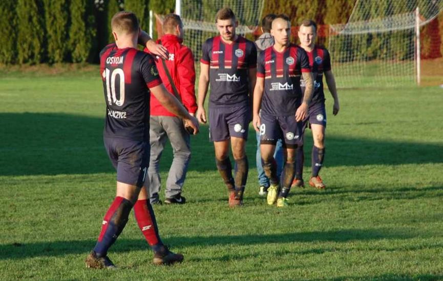 XVIII kolejka klasy okręgowej. Derby powiatu jasielskiego w Kołaczycach. Skołyszyn podejmuje Przełęcz. Tempo jedzie do Beska