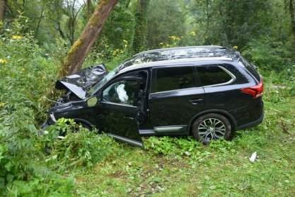 Zasnął za kierownicą. Wypadek w Komborni