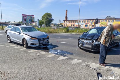 Zderzenie audi i hondy na Piłsudskiego w Jaśle