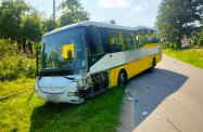 Zderzenie autobusu z samochodem osobowym