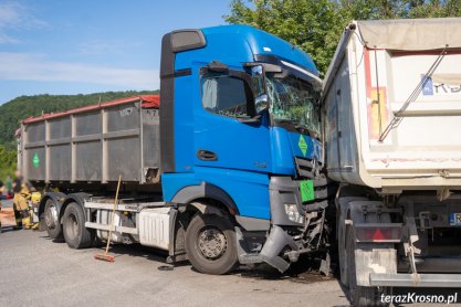 Zderzenie dwóch ciężarówek w Lipowicy na DK19