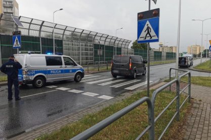 Zderzenie dwóch samochodów z radiowozem na Podkarpackiej
