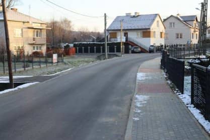 Zmodernizowana droga w Warzycach