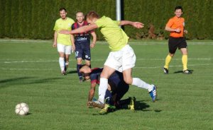 Piłka nożna. V liga krośnieńska. LKS Skołyszyn - Ostoja Kołaczyce 2-2