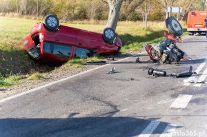 Zderzenie samochodu osobowego z ciągnikiem w Samoklęskach